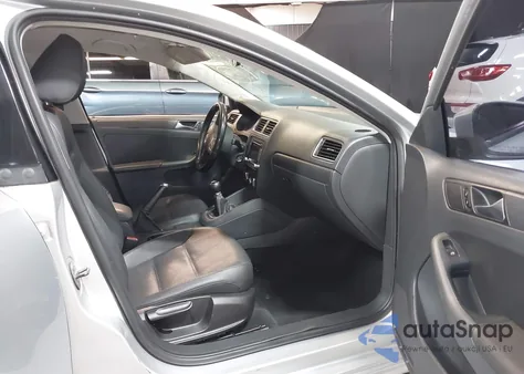 2011 Volkswagen Jetta 2.5L Se from USA, damaged, VIN 3VWBX7AJ6BM096802